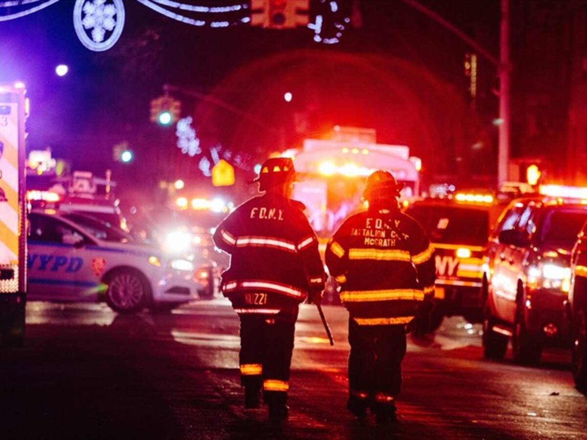 Nueva York sufre uno de sus peores incendios en décadas, con 12 muertos