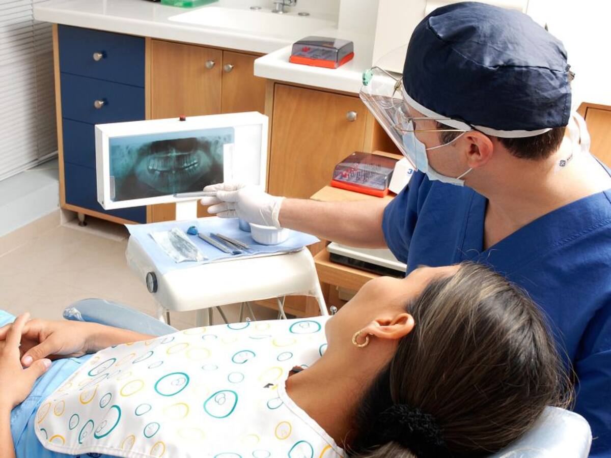 Trabajo sí hay: Dentix busca odontólogos, auxiliares y promotores de ventas