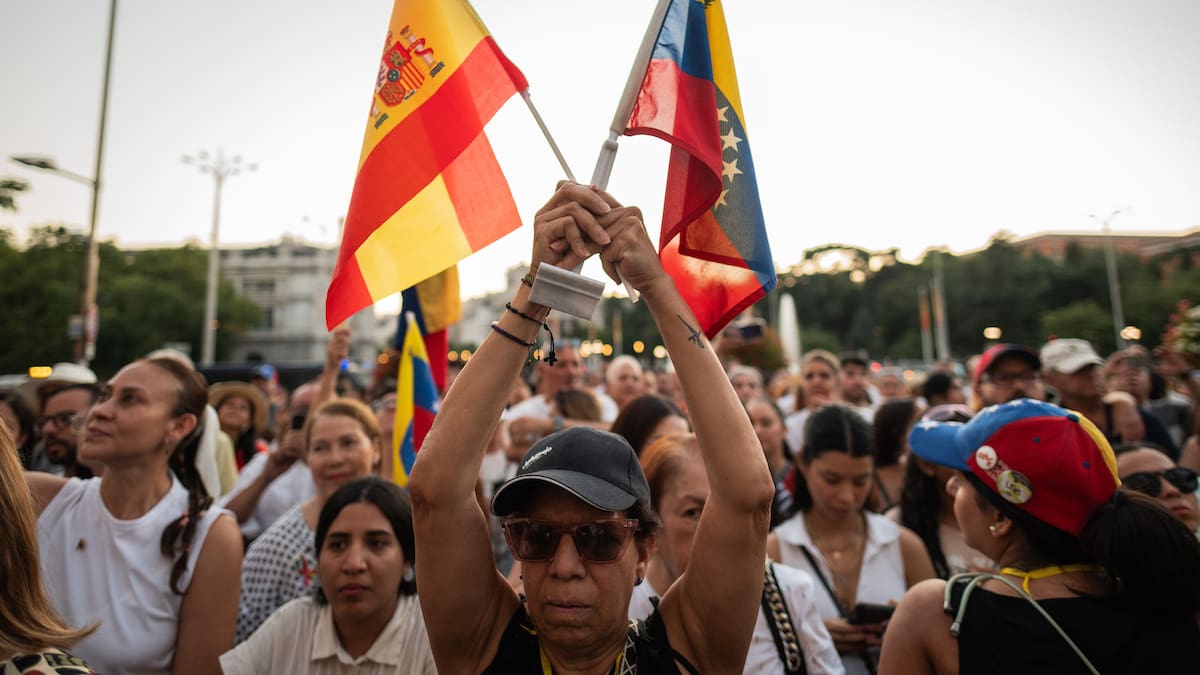 Asamblea Nacional de Venezuela pide a Maduro romper relaciones con España