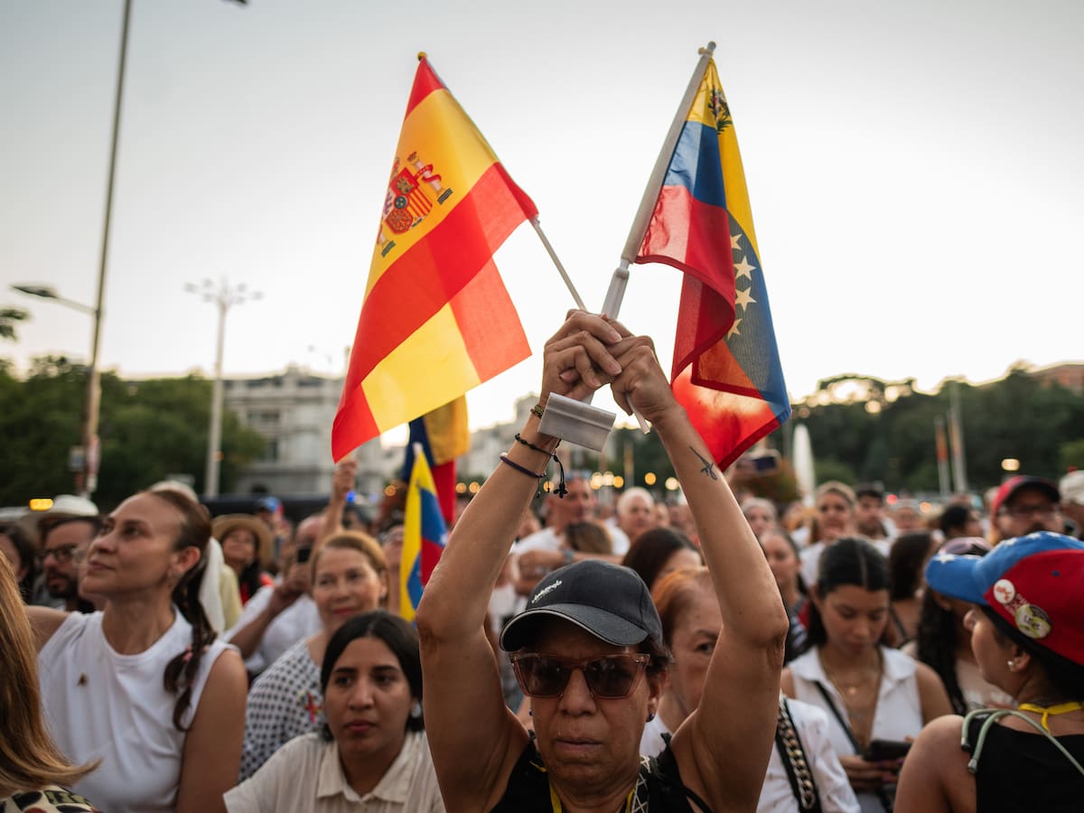 Asamblea Nacional de Venezuela pide a Maduro romper relaciones con España