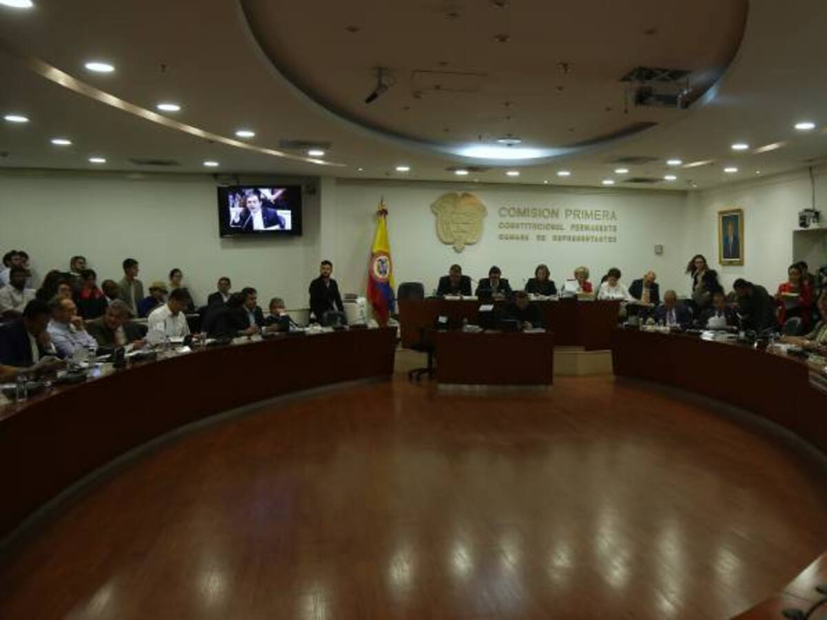 Gobierno y Unidad Nacional acuerdan estrategia para pasar la JEP en el Congreso
