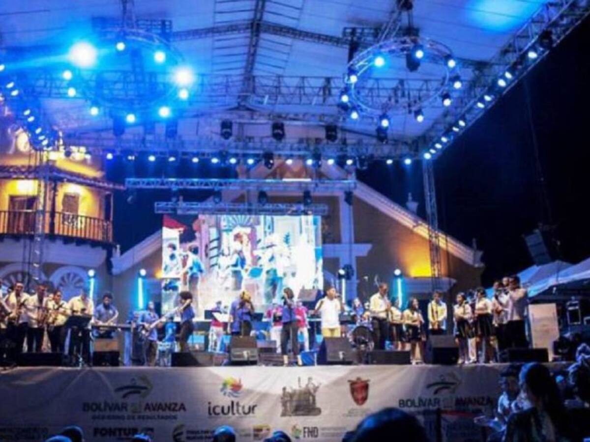 Duque se compromete en reactivar festivales culturales en Bolívar