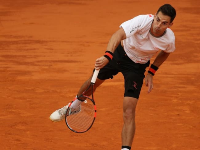 Giraldo avanza a segunda ronda de Roland Garros por abandono de Baghdatis