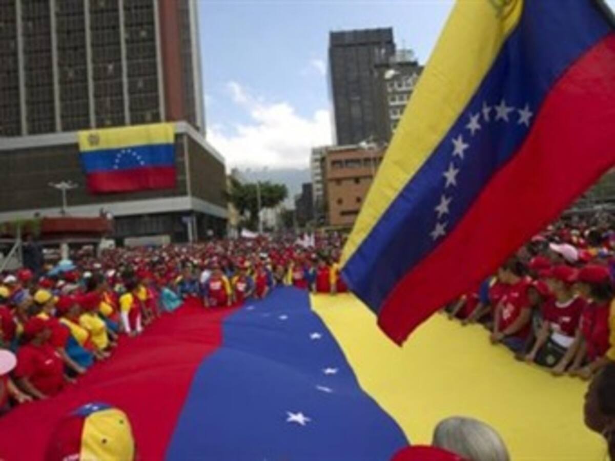 Chavismo y oposición vuelven hoy a las calles a un mes de las protestas