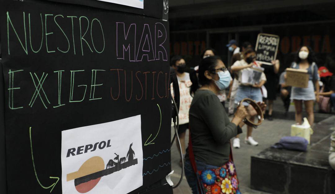Manifestaciones contra las acciones de Repsol en Perú