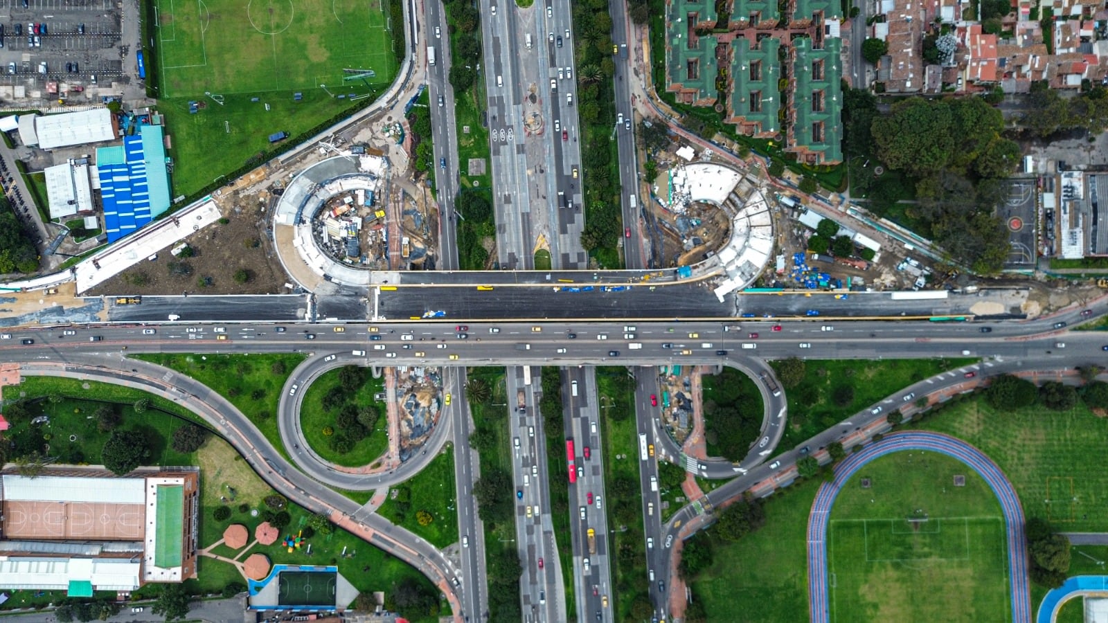 Alcalde Galán confirma que en julio se habilita el puente de la calle 153: “ya está en 83%”