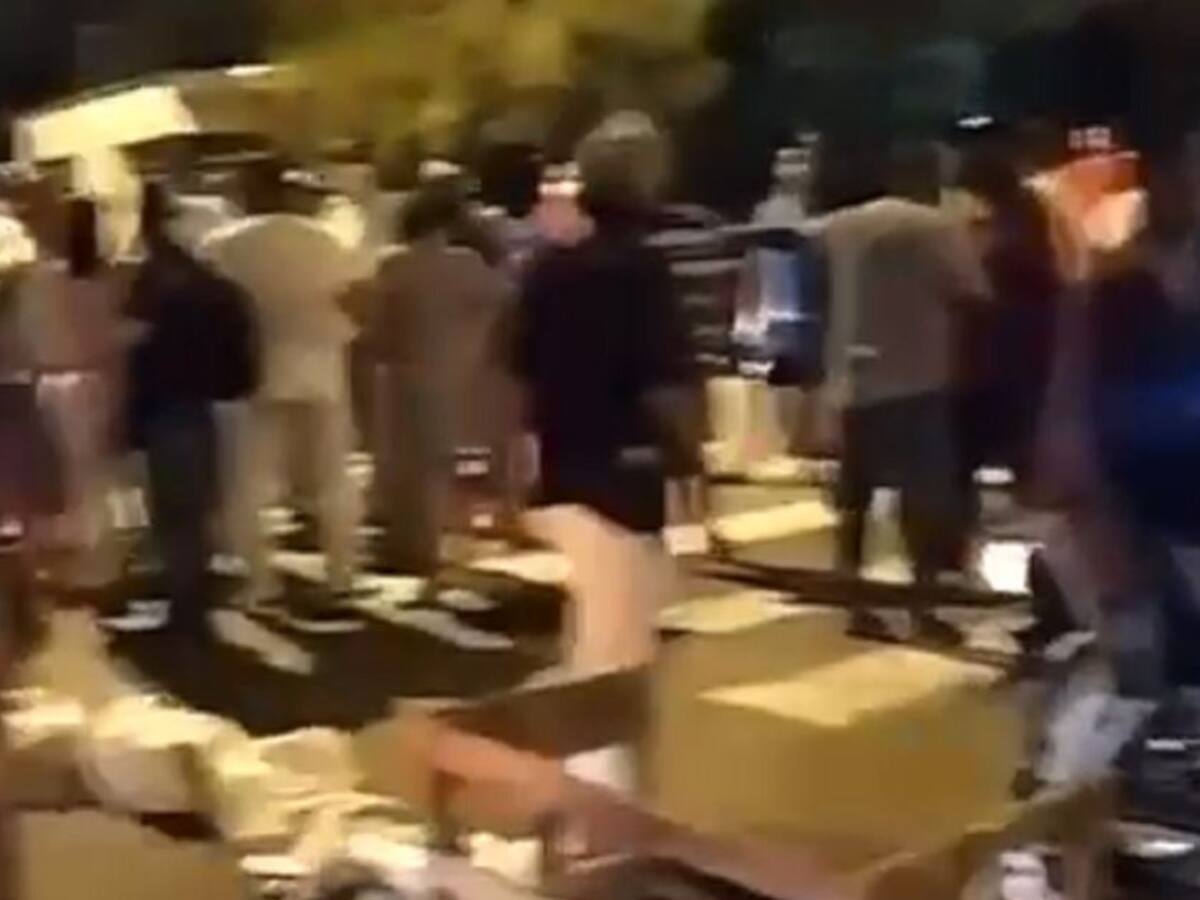 Barrio Santa Clara en Cartagena exige solución a problemas de alcantarilla