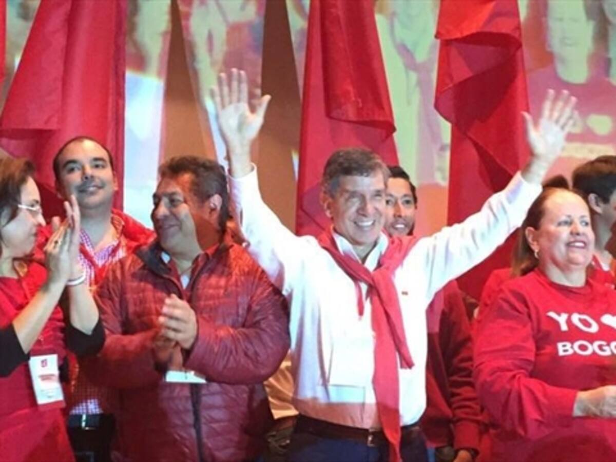 Los invito a subirse en el bus de la victoria: Rafael Pardo