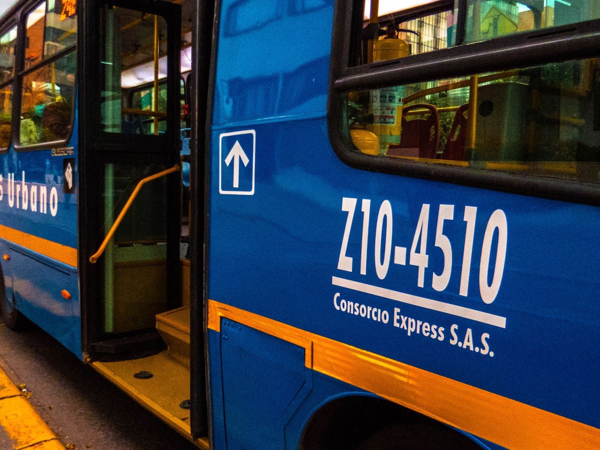 Accidente entre un bus del SITP y un bicitaxi deja dos muertos en Kennedy, Bogotá
