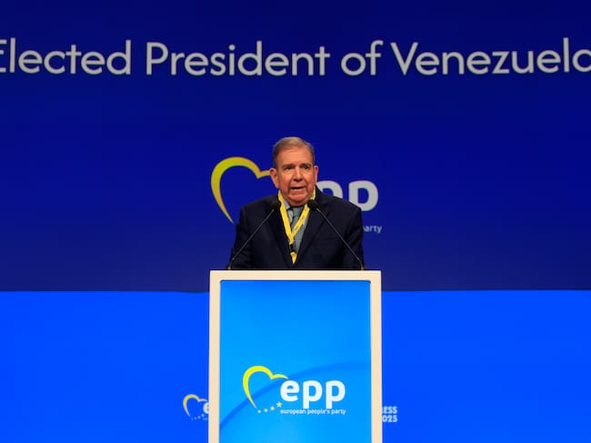 VALENCIA, 30/04/2025.- El líder opositor venezolano Edmundo González da un discurso en el marco de la segunda jornada del congreso del Partido Popular Europeo en Valencia, este miércoles. EFE/ Kai Försteling