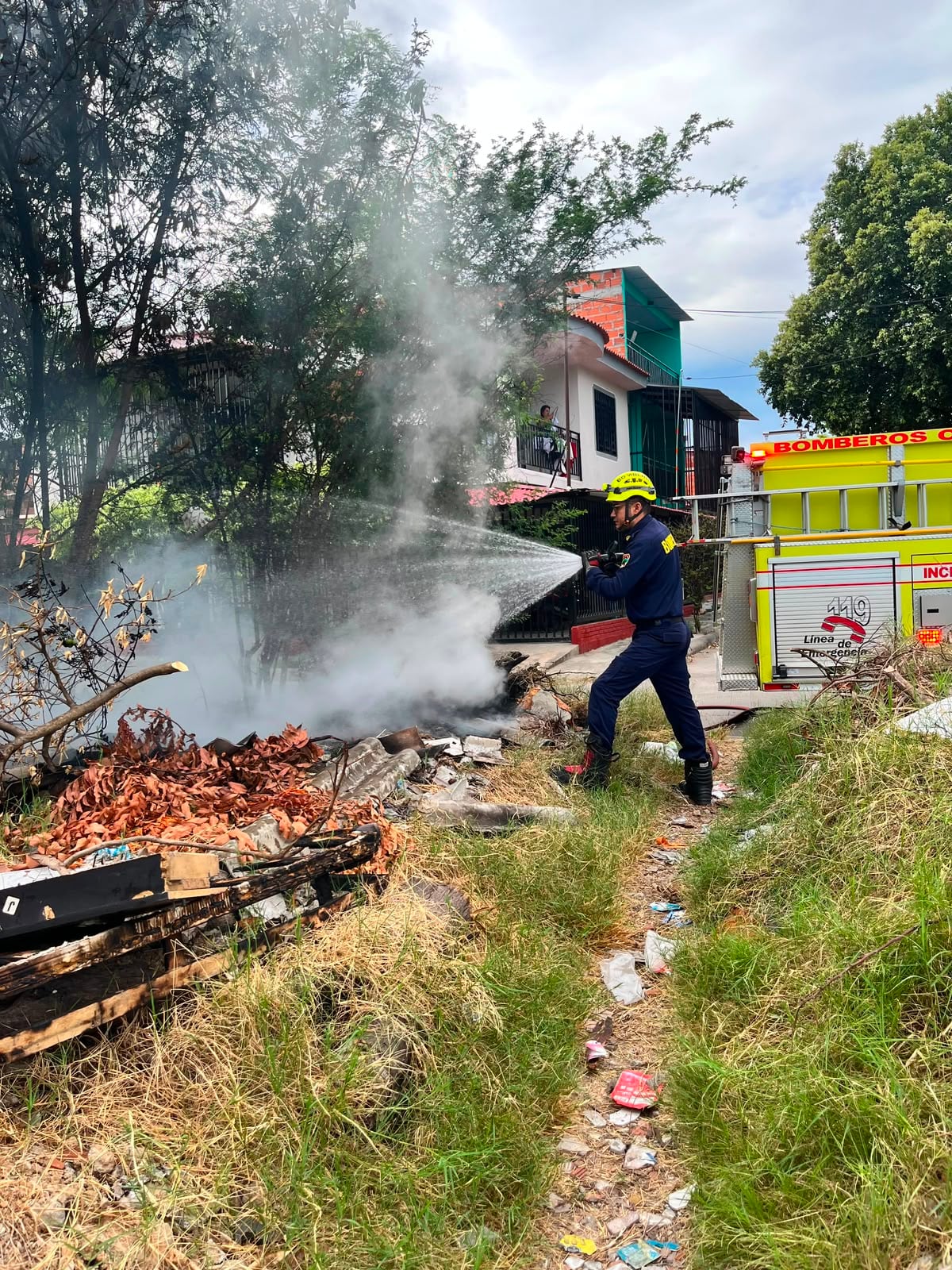 Sectores como la salida a Los Parques, Inés García Durán, el patinódromo. Foto Bomberos Neiva.