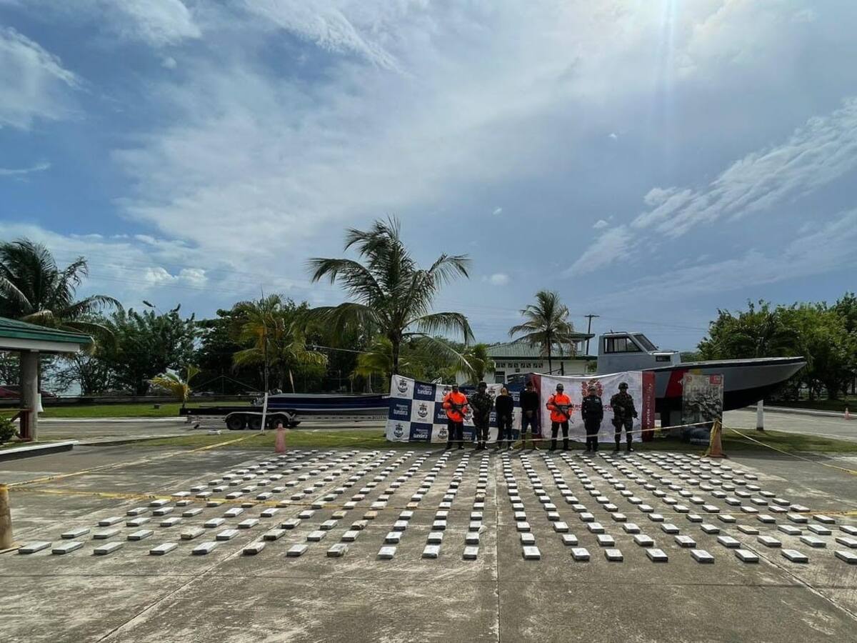 La Armada Nacional incautó 868.000 dosis de cocaína en el Golfo de Urabá