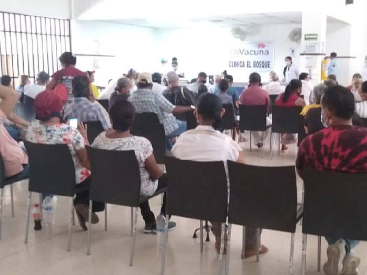 Denunciaron retrasos en aplicación de vacunas en una clínica de Cartagena