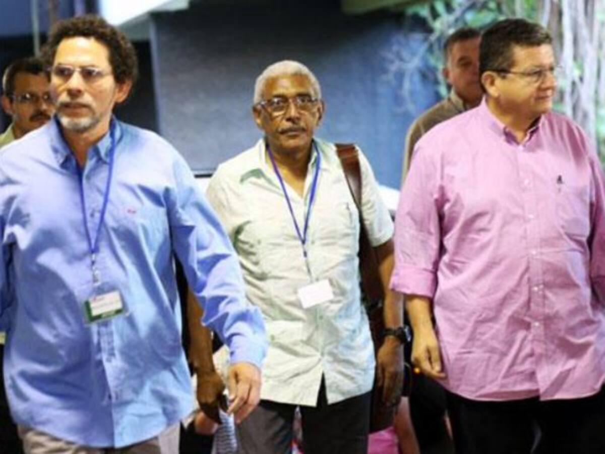 FF.MM. bombardearon a 200 metros de casas civiles: Farc