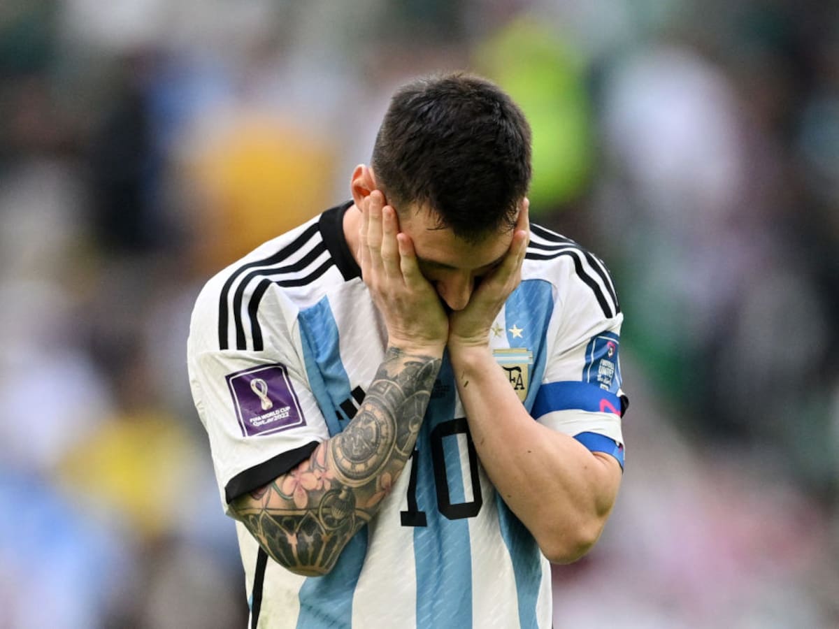 Los rostros de decepción de Messi y Argentina en su derrota frente a Arabia