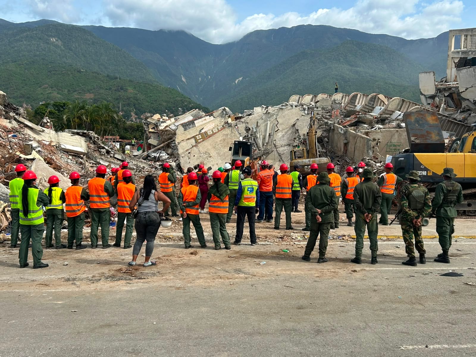 Los silencios que salvan vidas en medio de los escombros en Venezuela