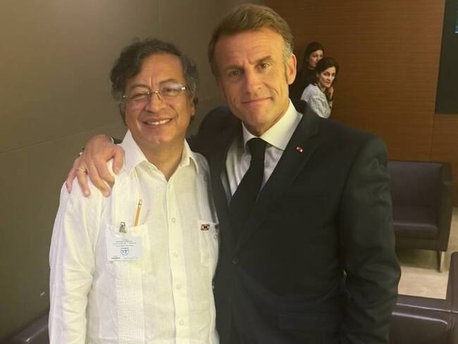 Gustavo Petro, presidente de Colombia, junto a Emmanuel Macron, presidente de Francia. Foto: tomada del perfil de X @petrogustavo