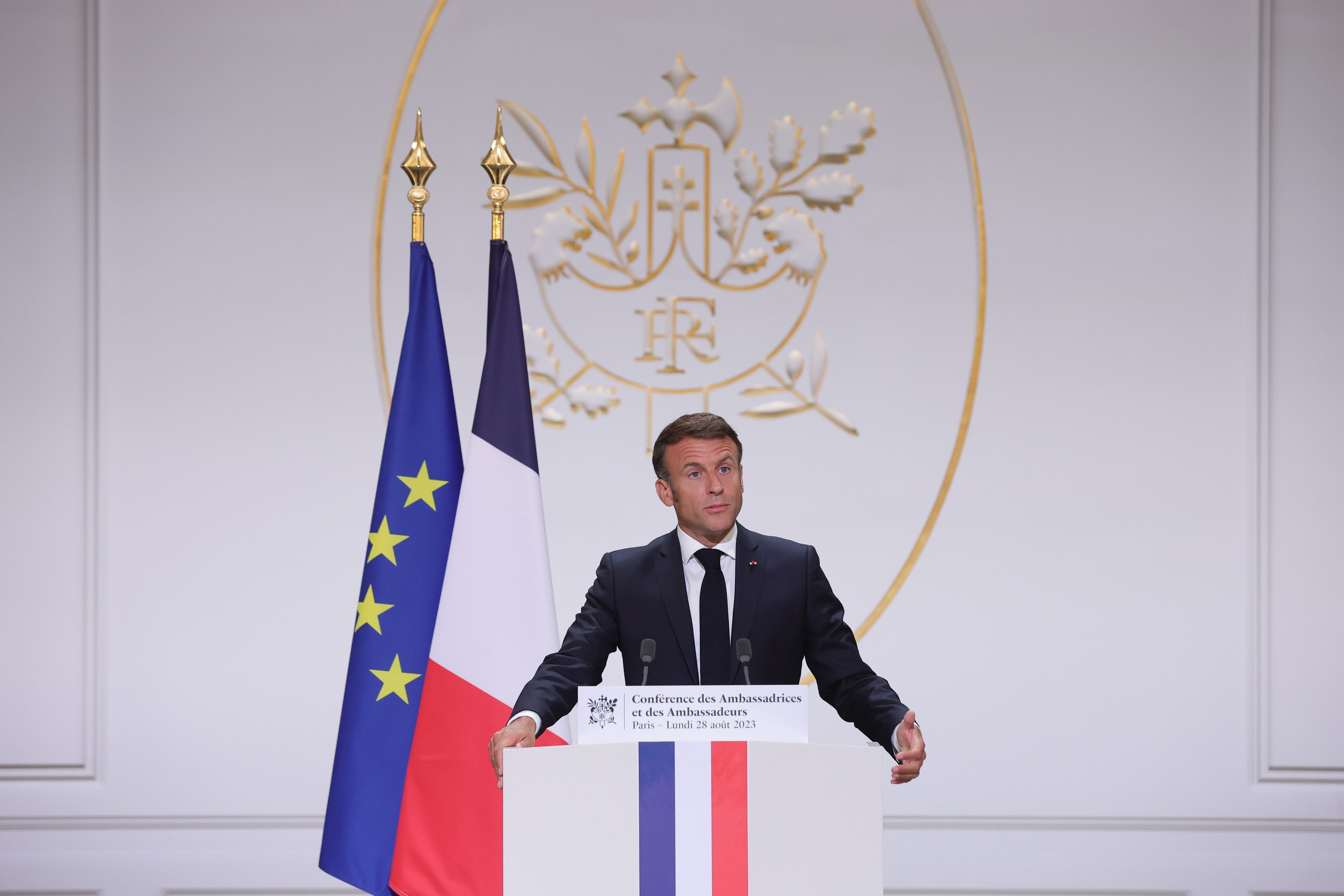 Paris (France), 28/08/2023.- French President Emmanuel Macron gives a speech in front of French ambassadors during the conference of ambassadors at the Elysee Palace, Paris, France, 28 August 2023. Macron is expected to highlight France's foreign policy during the annual ambassadors' conference. (Francia) EFE/EPA/TERESA SUAREZ / POOL