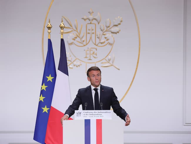 Paris (France), 28/08/2023.- French President Emmanuel Macron gives a speech in front of French ambassadors during the conference of ambassadors at the Elysee Palace, Paris, France, 28 August 2023. Macron is expected to highlight France's foreign policy during the annual ambassadors' conference. (Francia) EFE/EPA/TERESA SUAREZ / POOL