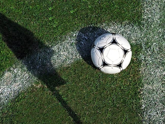 “Si alguien se quiere manifestar lo tendrá que hacer lejos del estadio. No puede haber lanzamiento de elementos”: general Diego Rosero. Foto: Getty Images / PHOTO AND CO