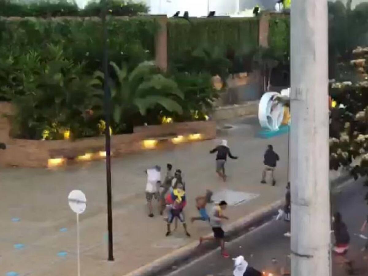 VIDEO: Buscan implicados en desmanes