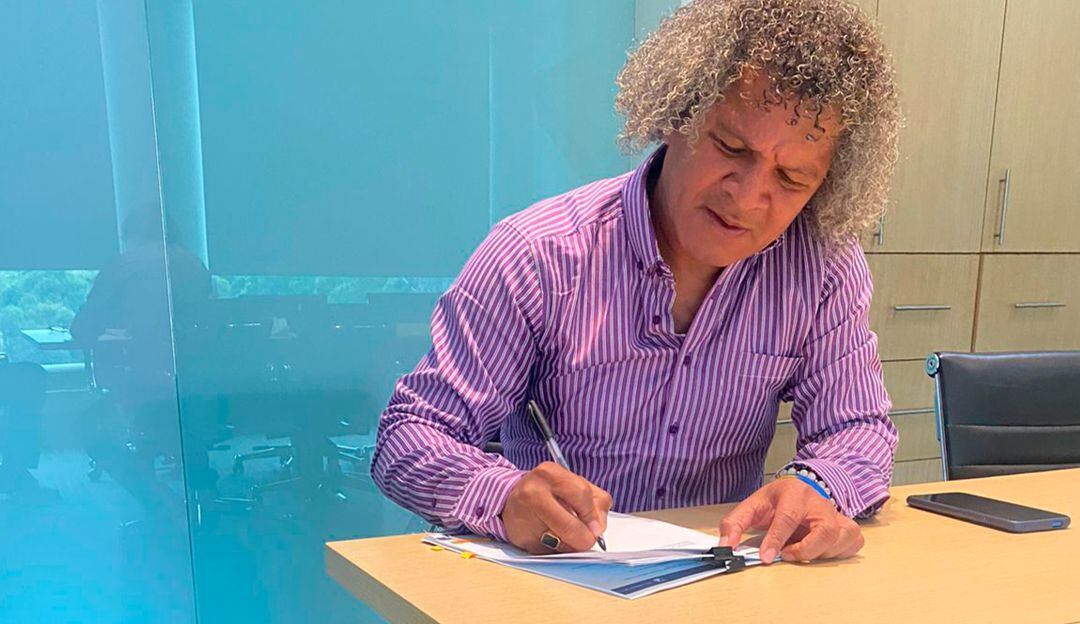 Alberto Gamero renovando contrato con Millonarios en 2021