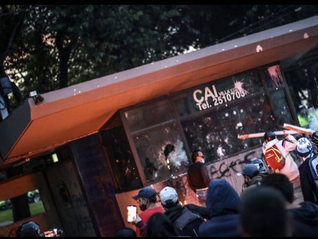 (Videos) Nuevas protestas en Bogotá contra la Policía