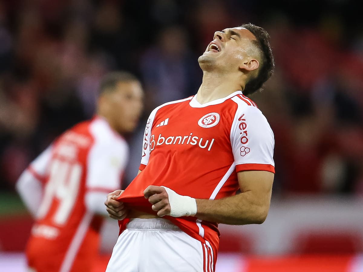 Santos Borré, baja en la Selección Colombia: El delantero sufrió una lesión en Brasil