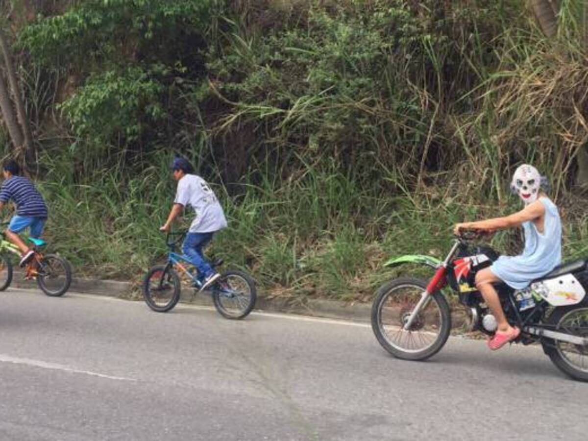 Policía inmoviliza decena de motos antes de la fiesta de Halloween