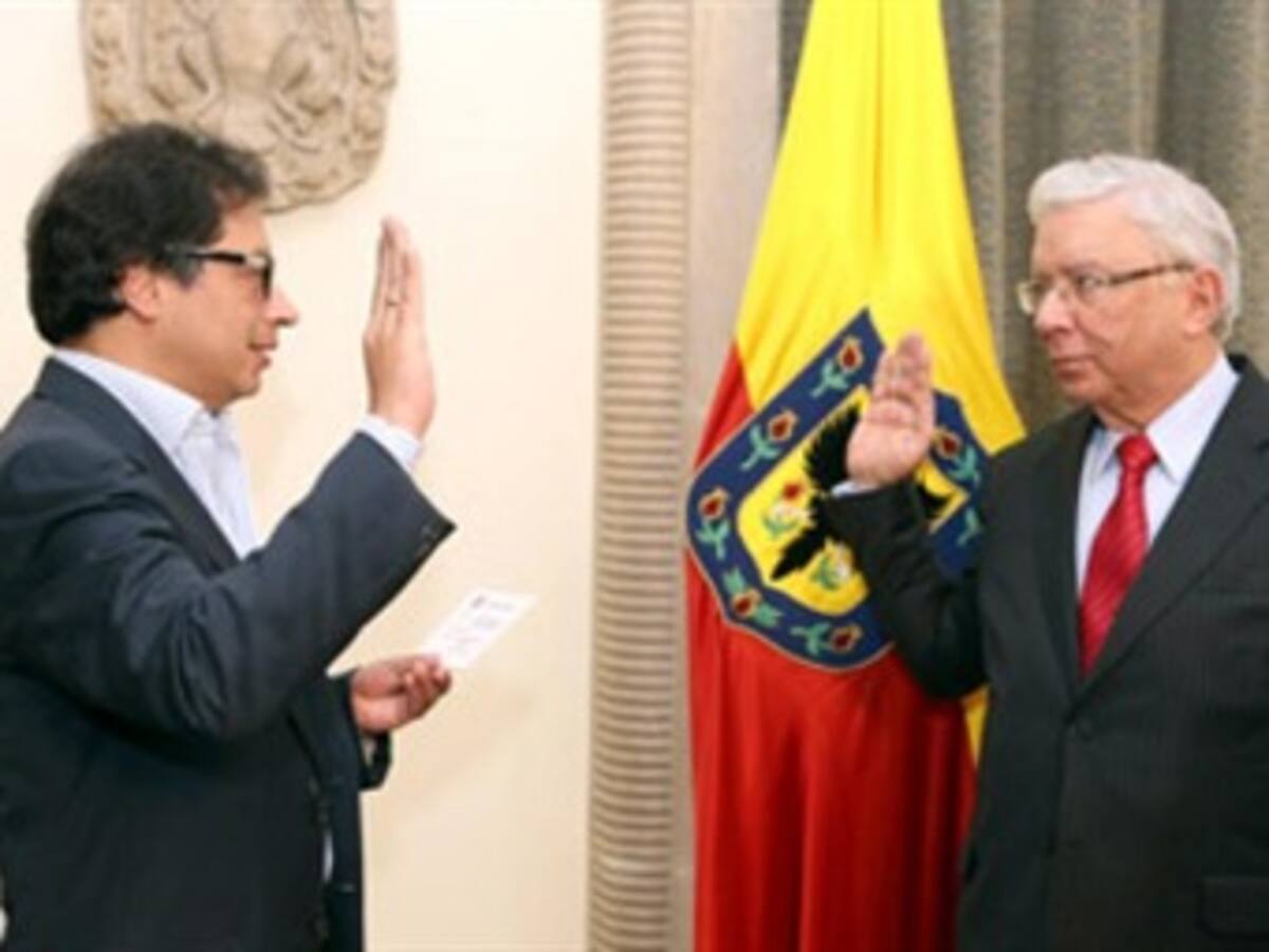 El 9 de abril Caracol Radio divulgó el correo sobre vacíos en sistema de basuras
