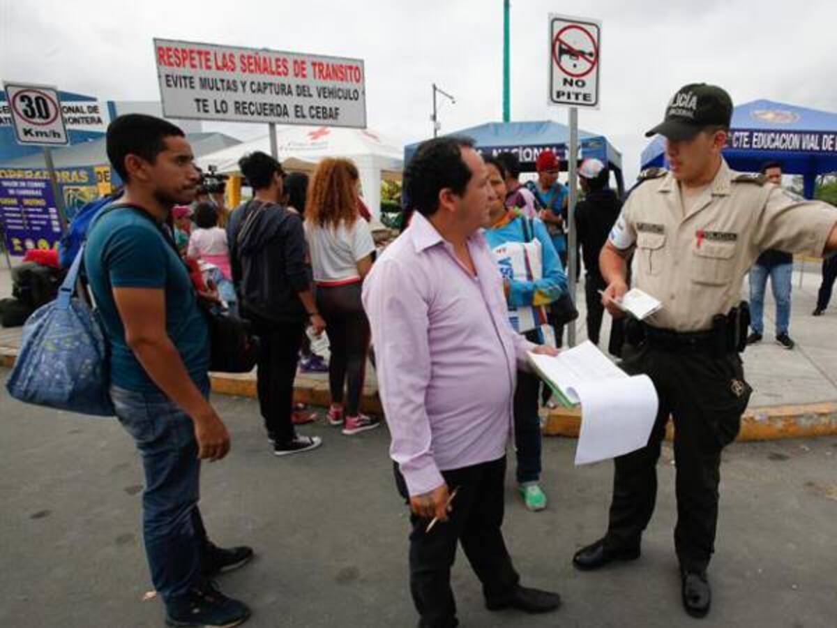 Crece número de venezolanos en incertidumbre por medidas de Perú y Ecuador