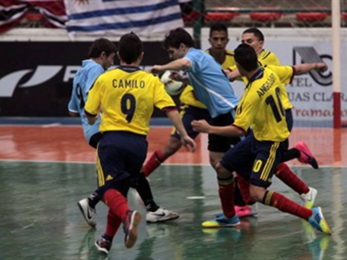 Colombia venció 7-2 a Paraguay y quedó a un punto de clasificar al Mundial de futbol Sala