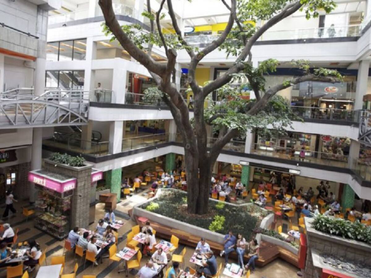 40 mil personas han visitado los centros comerciales habilitados