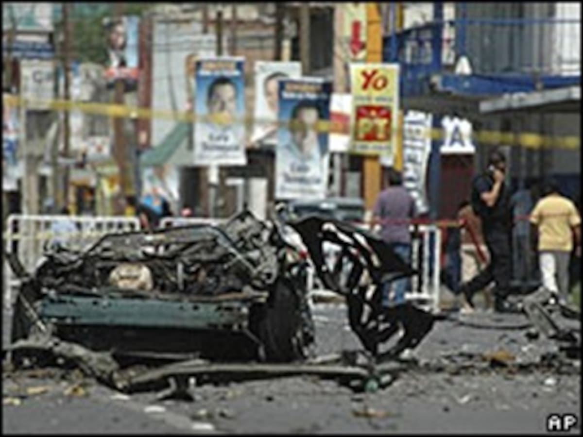 Carro bomba explotó frente a Televisa en México