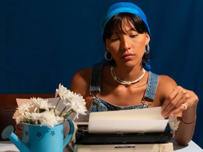 La cantante cartagenera Aku Mayah lanza su primer álbum desde España