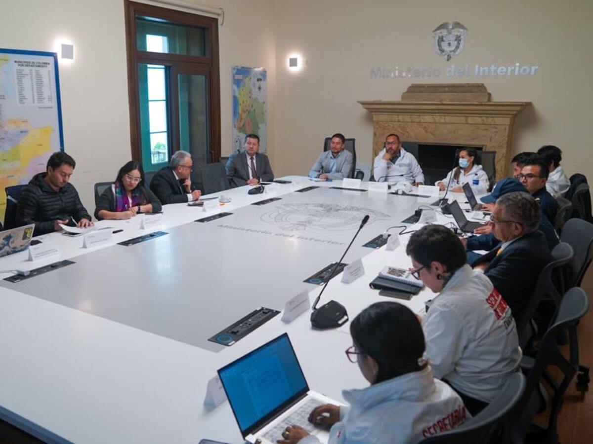 Gobierno se reunió con partidos y representantes de oposición por elecciones regionales