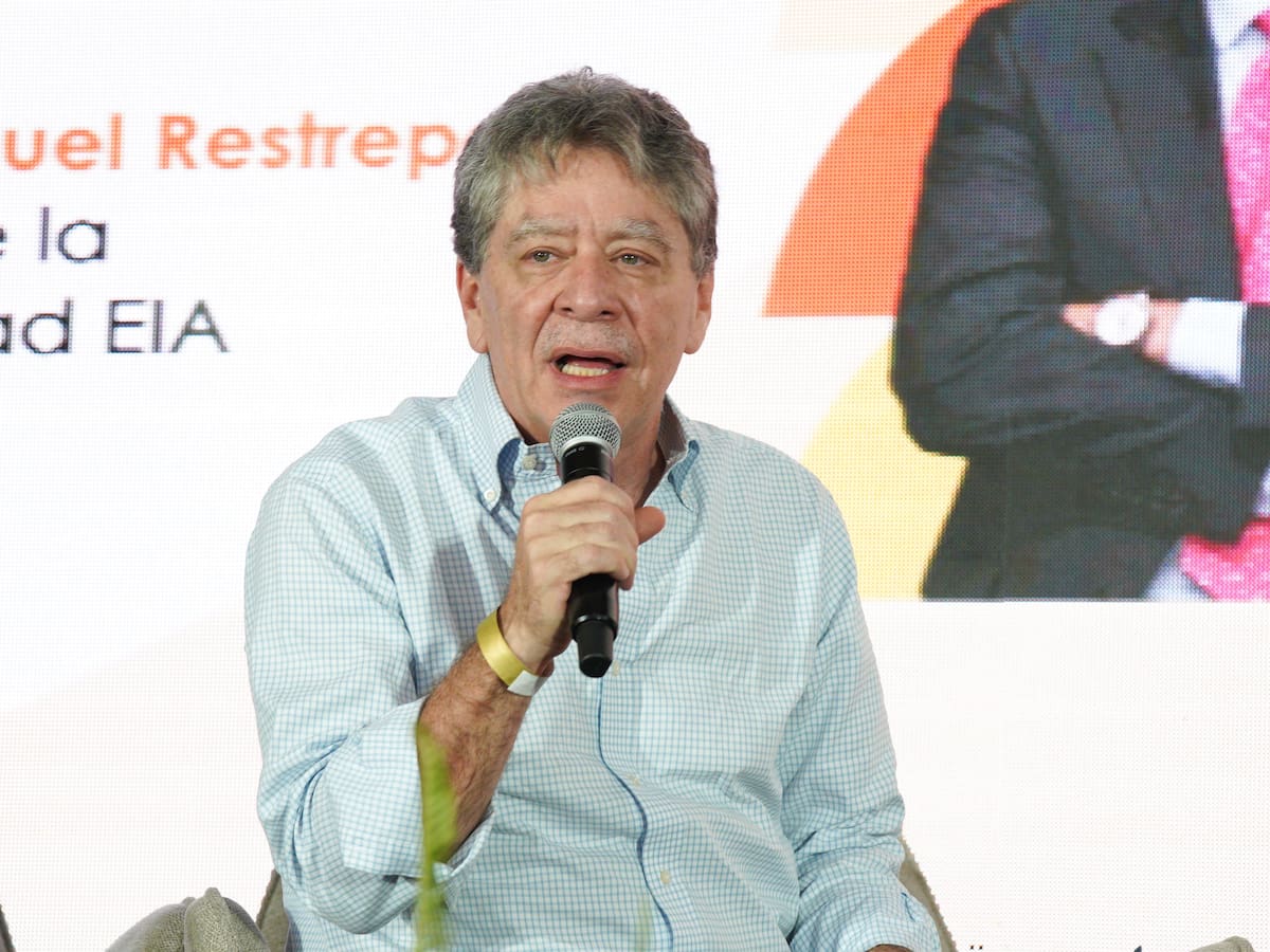 Las voces de la democracia deben ser escuchadas y no silenciadas: Bruce Mac Master por Miguel Uribe