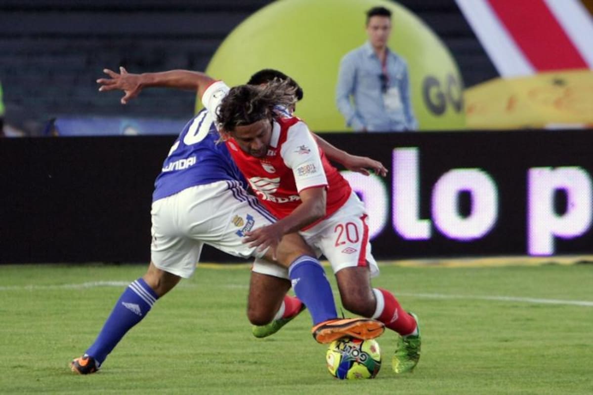Santa Fe y Millonarios volvieron a empatar sin goles en el segundo clásico del torneo finalización. Santa Fe terminó jugó con diez hombres durante 66 minutos por la expulsión de Silvio González.