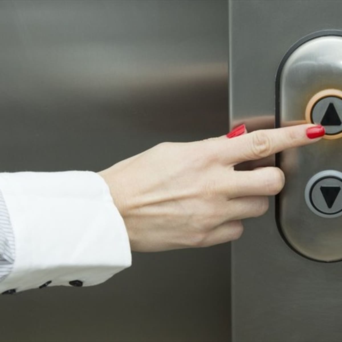 Los dueños de un primer piso, ¿deben pagar mantenimiento de ascensor? Hay excepción en PH