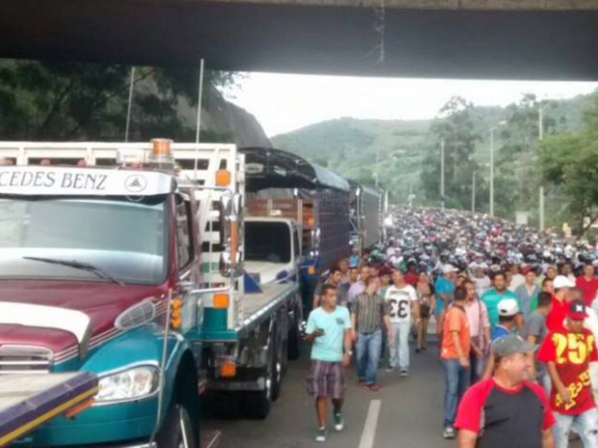 Camioneros detenidos por la Policía en el marco del paro no serán liberados: Fiscalía