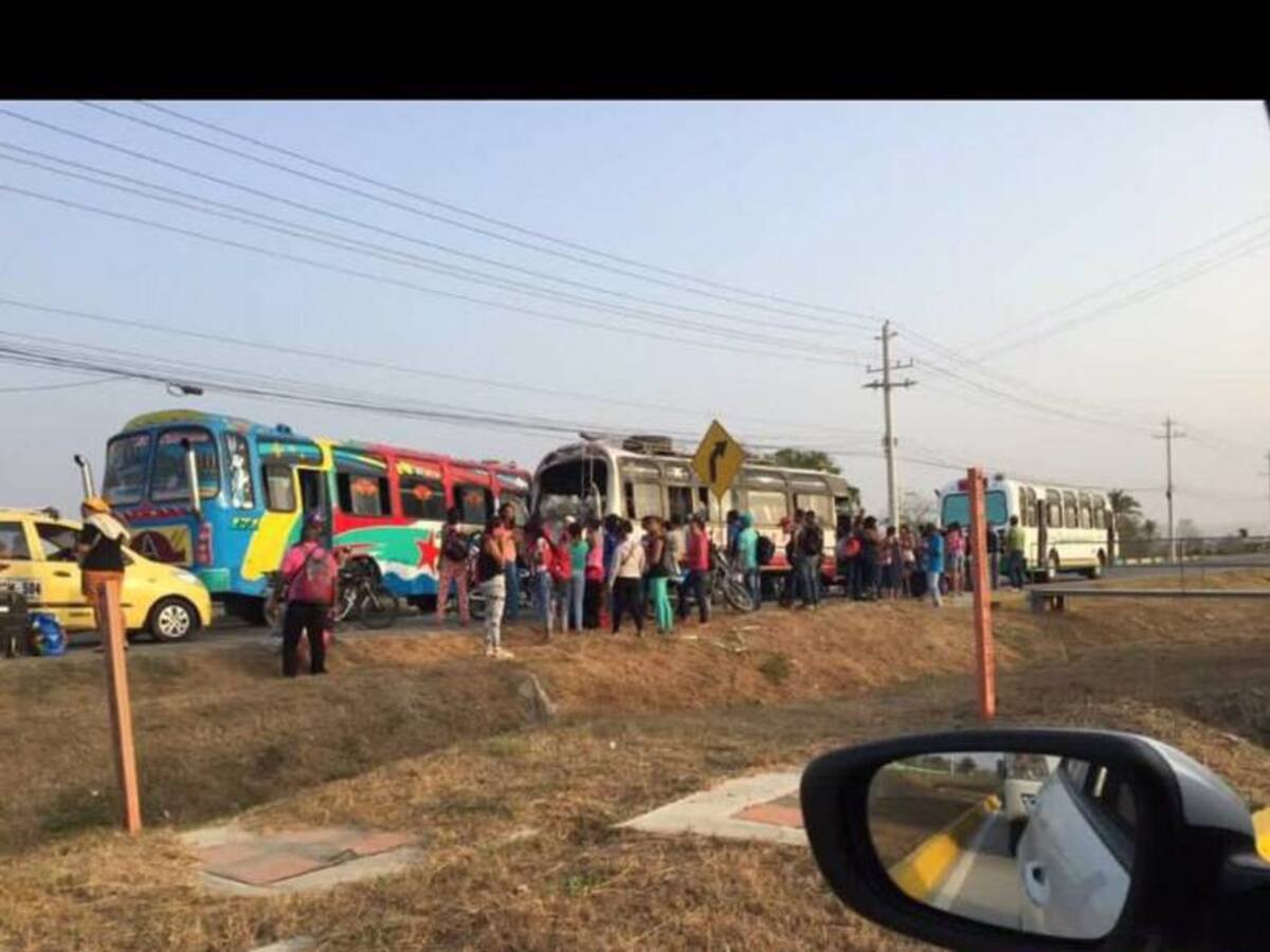 20 heridos deja choque de dos buses en la Cordialidad en Barranquilla