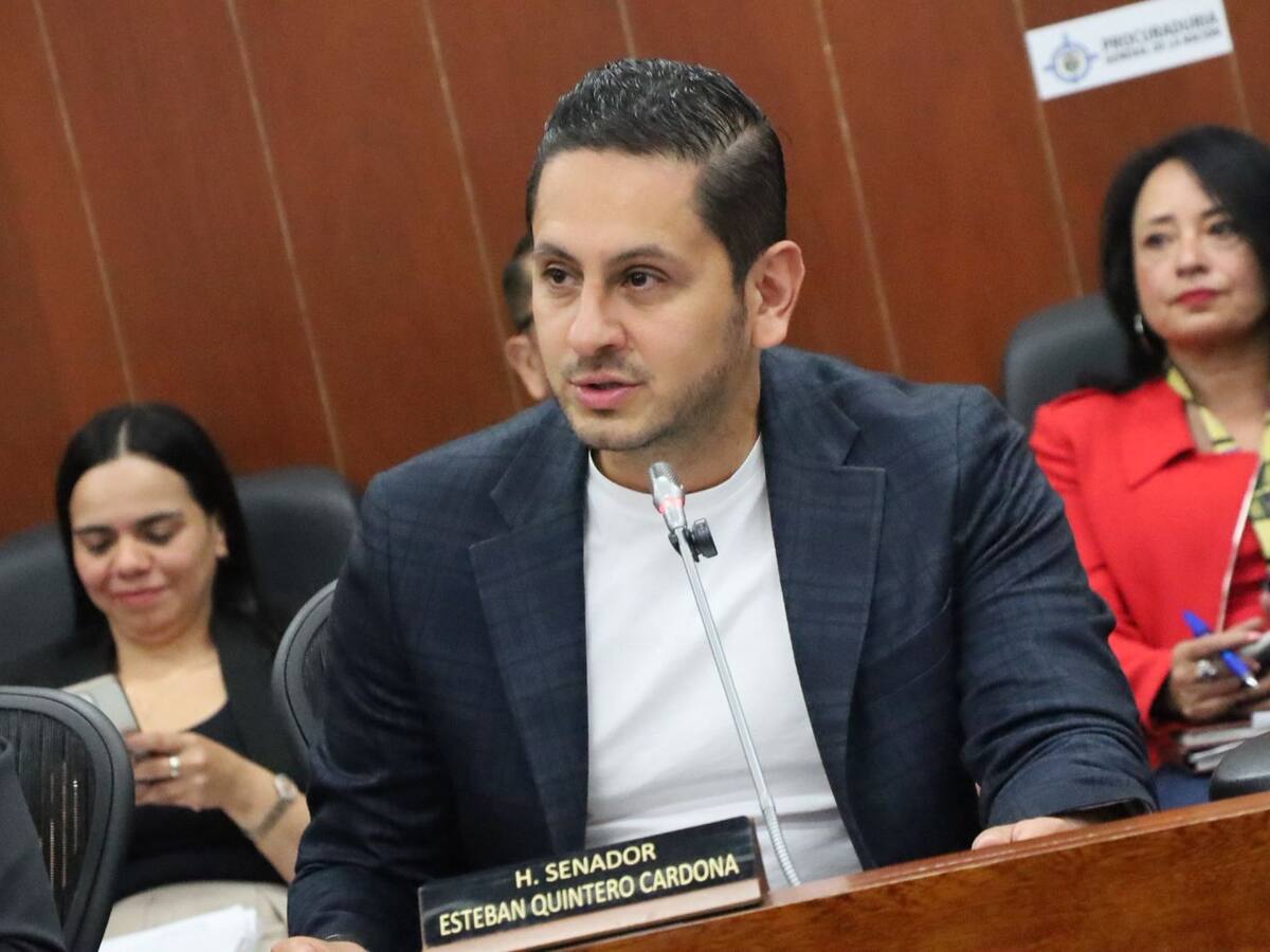 “Álvaro Uribe es inocente y ojalá fuera ministro de Defensa”: senador Esteban Quintero
