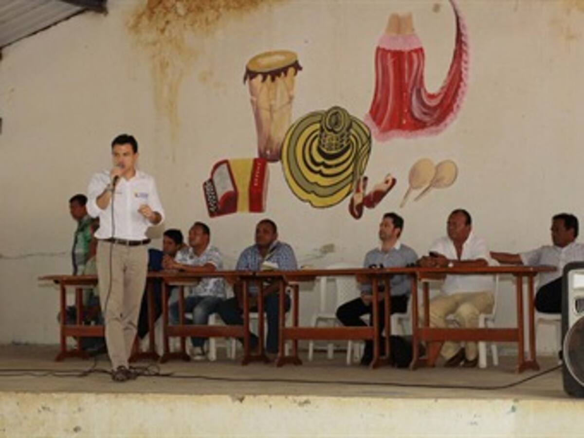 Mineducación se compromete con servicio educativo de Tiquisio (Bolívar)