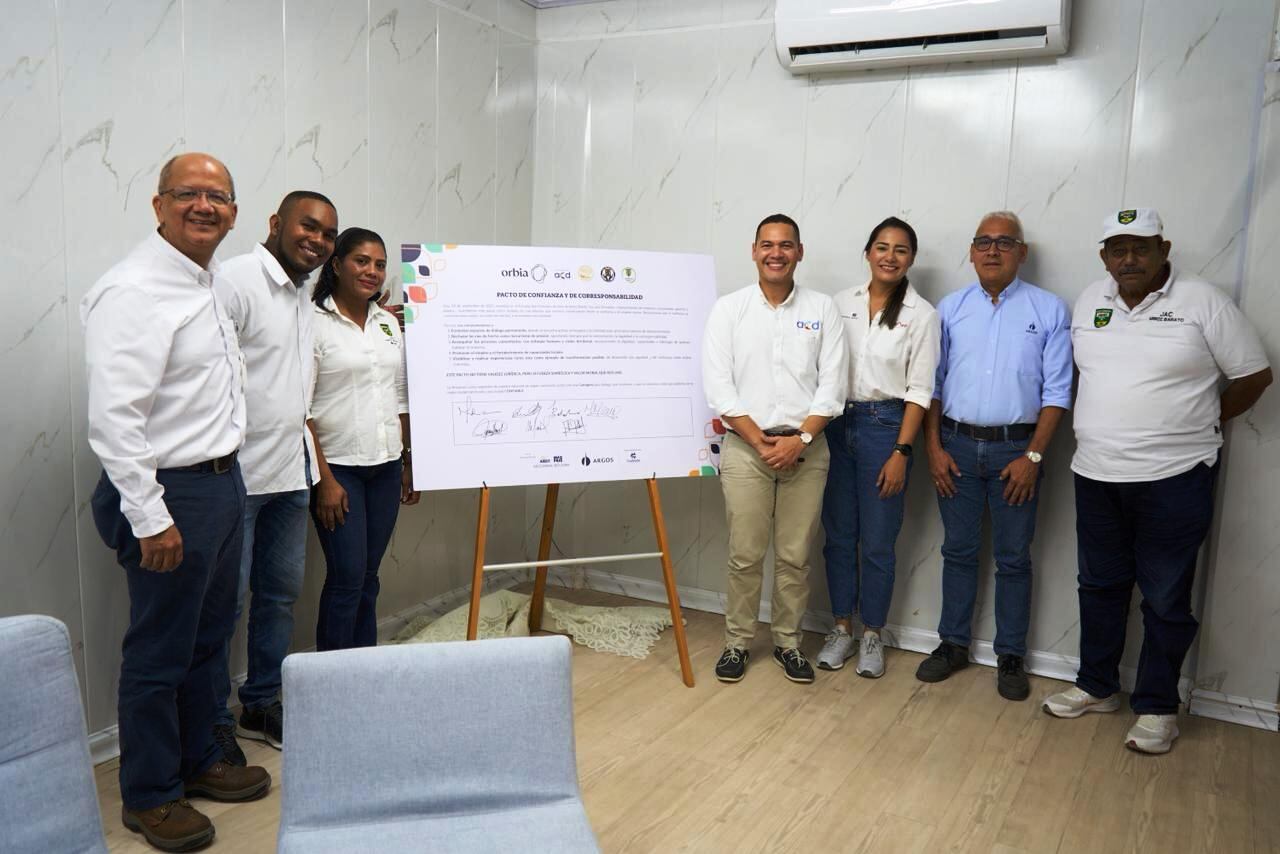 Empresas y comunidades sellan un Pacto por la Confianza en el corazón industrial de Cartagena