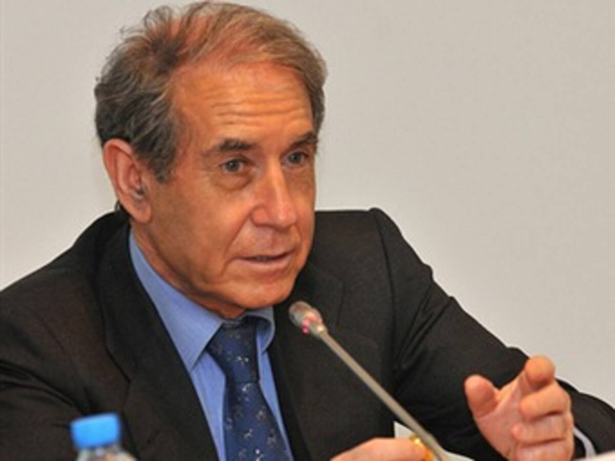 Shlomo Ben Ami: "La guerrilla es arcaica y anacrónica"