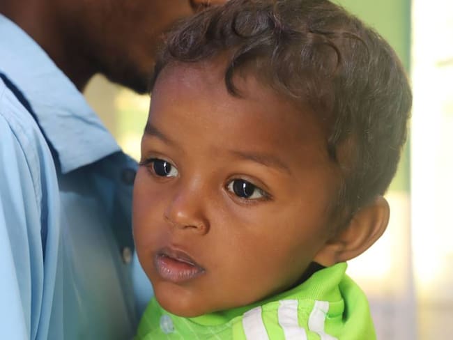 Niño en espera de revisión por sospecha de contagio con hepatitis infantil aguda.                 Foto: Getty 