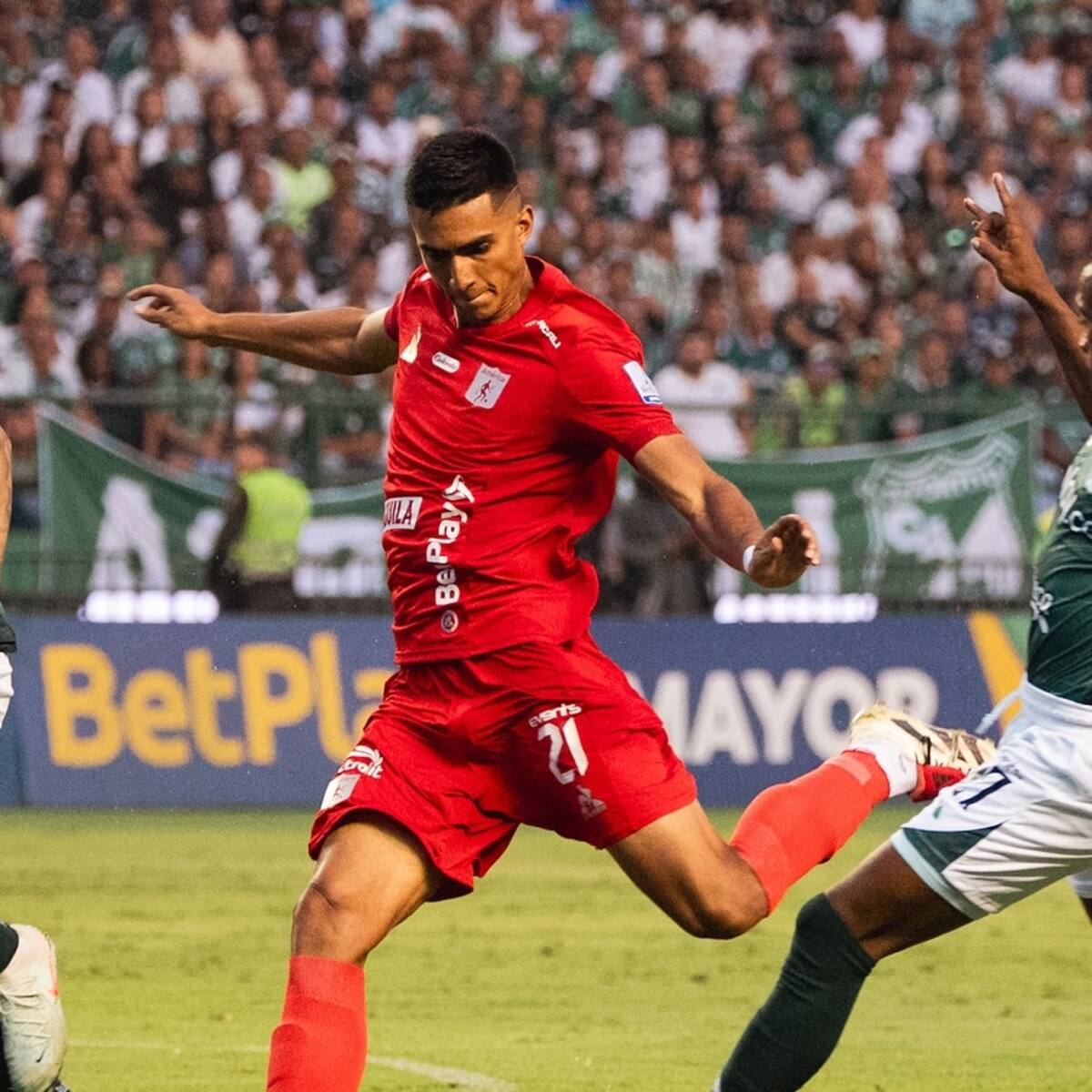 América deja escapar la victoria sobre Deportivo Cali en el cierre del clásico: empate en Palmaseca