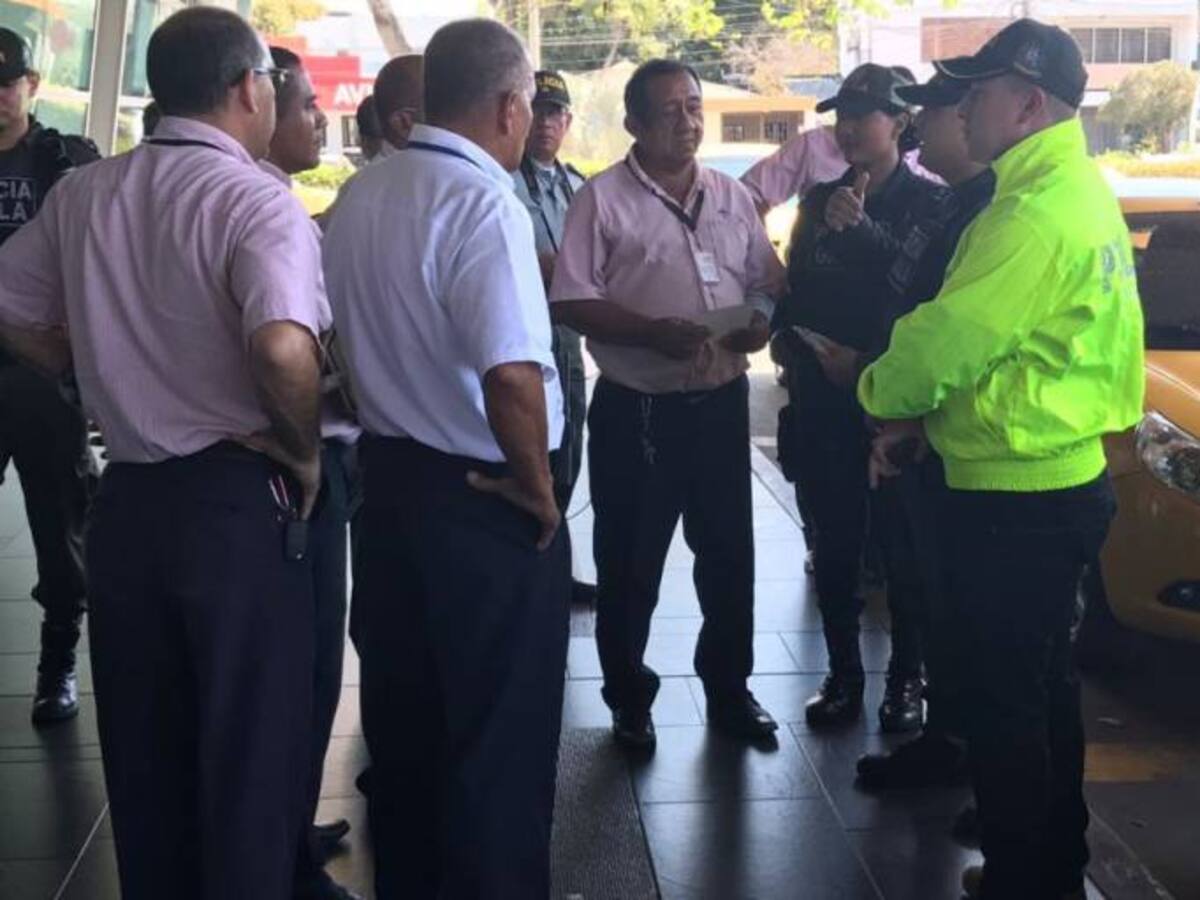 Taxistas de Cartagena son capacitados en seguridad y convivencia