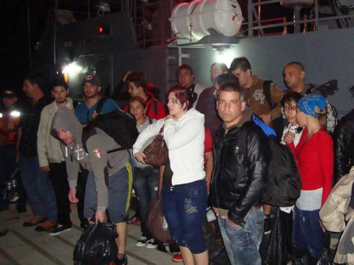 Coyotes, enfrentados por la platica que se perdió por naufragio de 15 migrantes