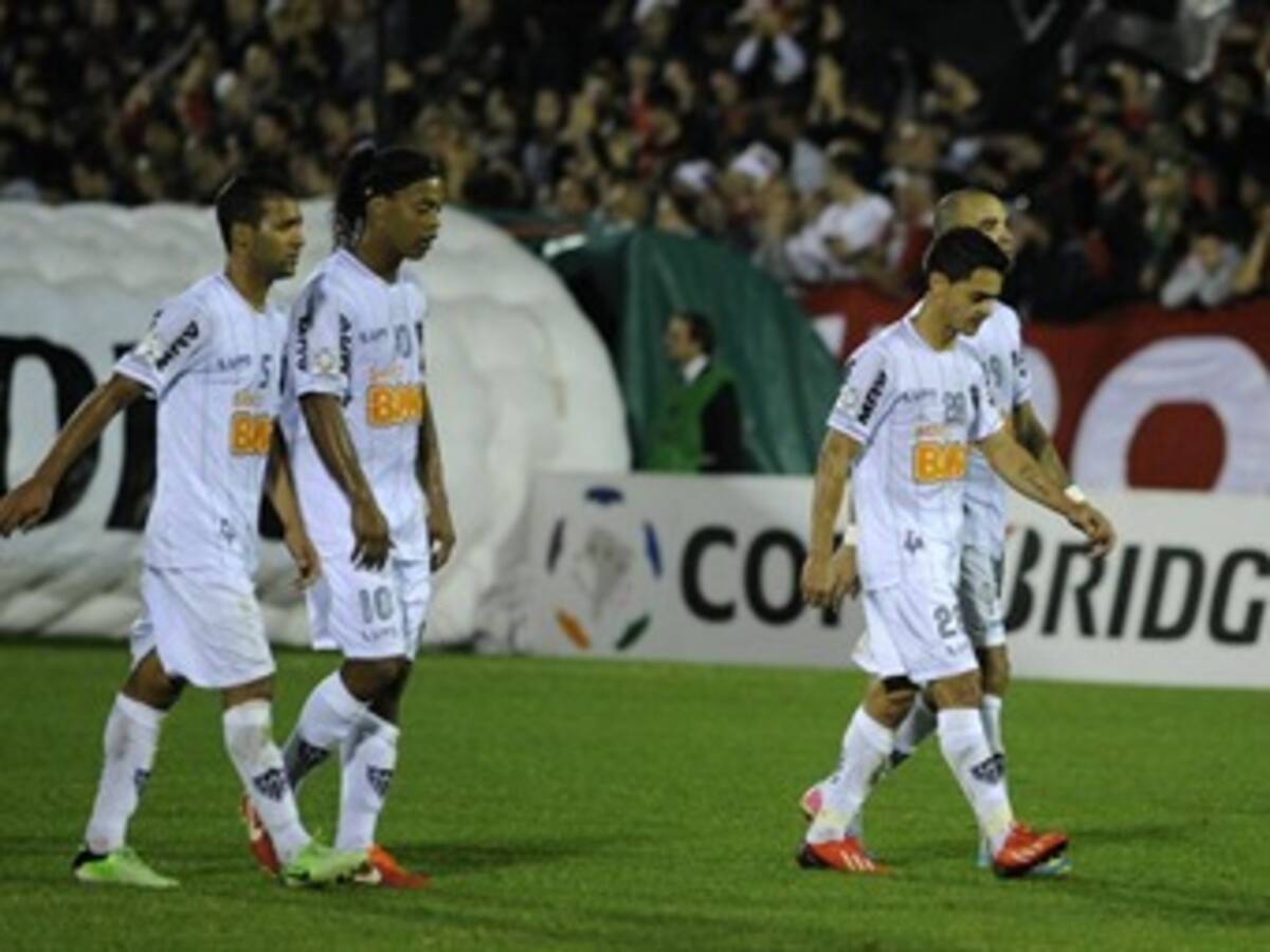 Atlético Mineiro también tiene que remontar dos goles ante Newell's